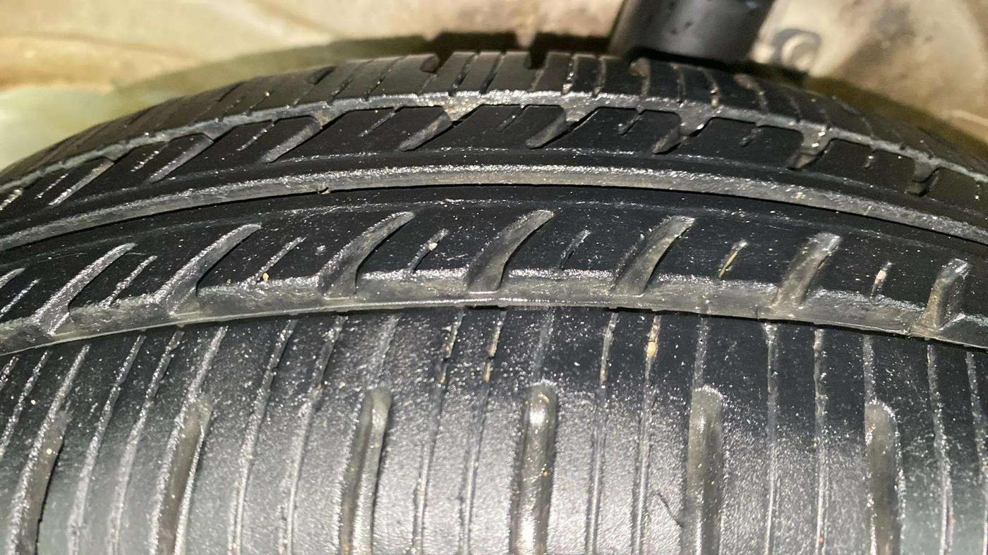 2013 Maruti Wagon R Stingray VXI, Petrol, Manual, 54,942 km, Left Front Tyre Tread