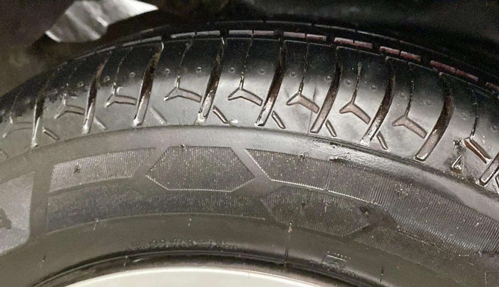 2014 Honda Amaze 1.2L I-VTEC S, Petrol, Manual, 64,517 km, Right Rear Tyre Tread