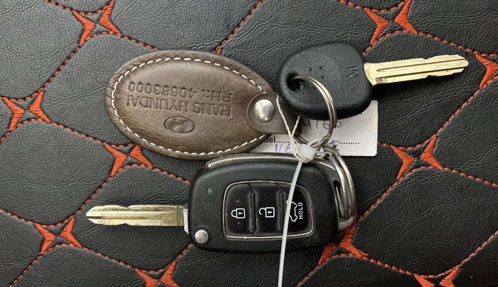 2019 Hyundai VENUE S 1.2, Petrol, Manual, 14,809 km, Key Close Up