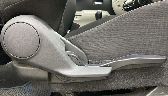2022 Maruti IGNIS ALPHA 1.2, Petrol, Manual, 10,584 km, Driver Side Adjustment Panel