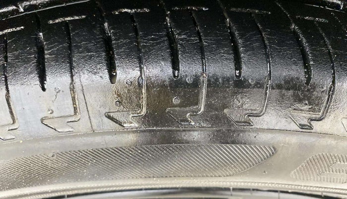 2022 Maruti IGNIS ALPHA 1.2, Petrol, Manual, 10,584 km, Left Front Tyre Tread