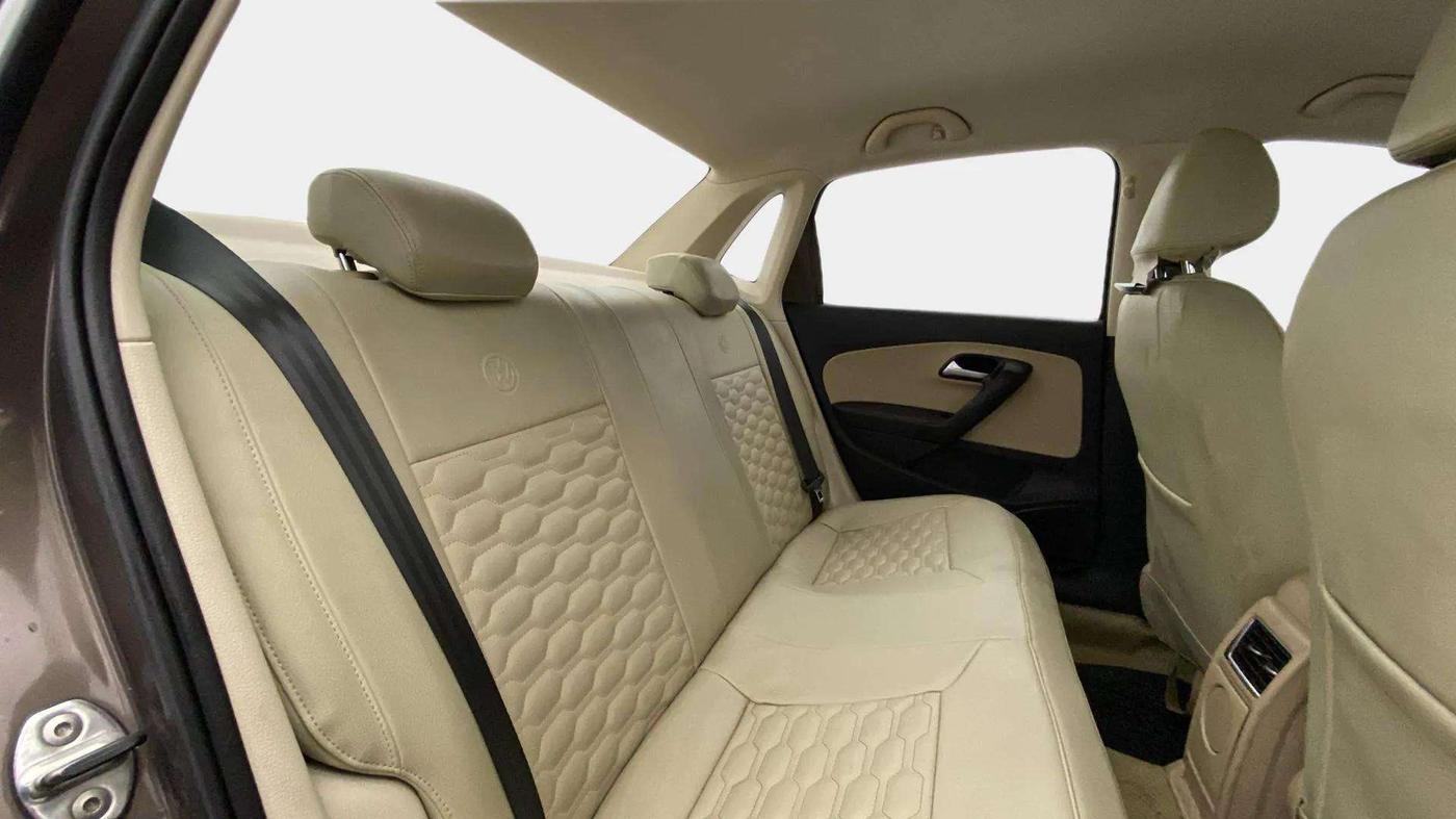 2018 Volkswagen Ameo HIGHLINE PLUS 1.5L AT 16 ALLOY, Diesel, Automatic, 26,134 km, Right Side Rear Door Cabin