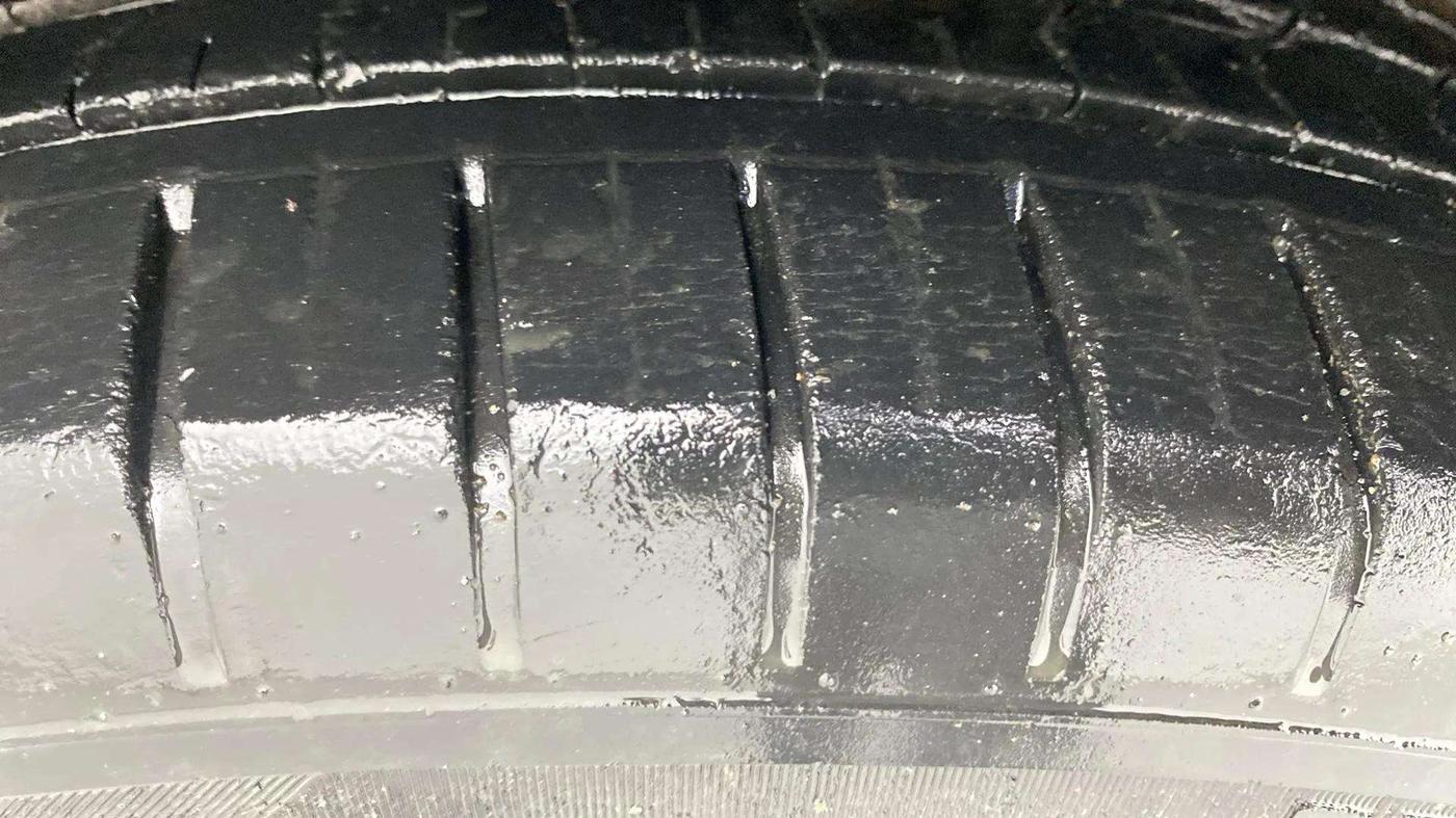 2018 Volkswagen Ameo HIGHLINE PLUS 1.5L AT 16 ALLOY, Diesel, Automatic, 26,134 km, Left Front Tyre Tread
