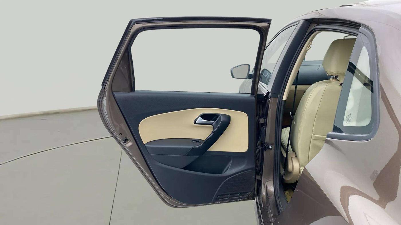2018 Volkswagen Ameo HIGHLINE PLUS 1.5L AT 16 ALLOY, Diesel, Automatic, 26,134 km, LHS Rear Door