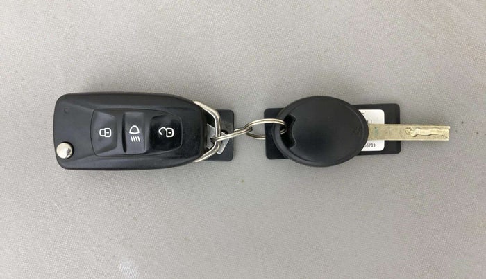 2021 Tata Tiago XZ PLUS PETROL, Petrol, Manual, 33,722 km, Key Close Up