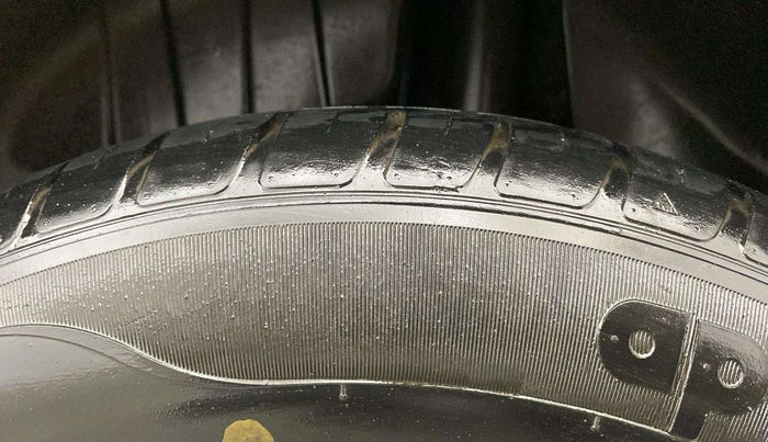 2020 Maruti Swift VXI, Petrol, Manual, 45,808 km, Right Rear Tyre Tread