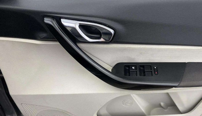 2022 Tata TIGOR XZ PLUS CNG, CNG, Manual, 76,952 km, Driver Side Door Panels Control