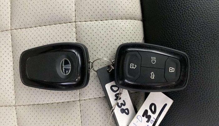 2022 Tata TIGOR XZ PLUS CNG, CNG, Manual, 76,952 km, Key Close Up