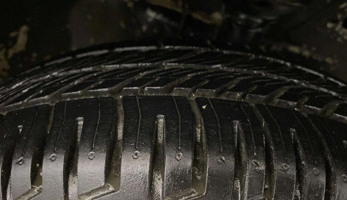 2014 Maruti Wagon R 1.0 VXI, Petrol, Manual, 40,060 km, Right Front Tyre Tread