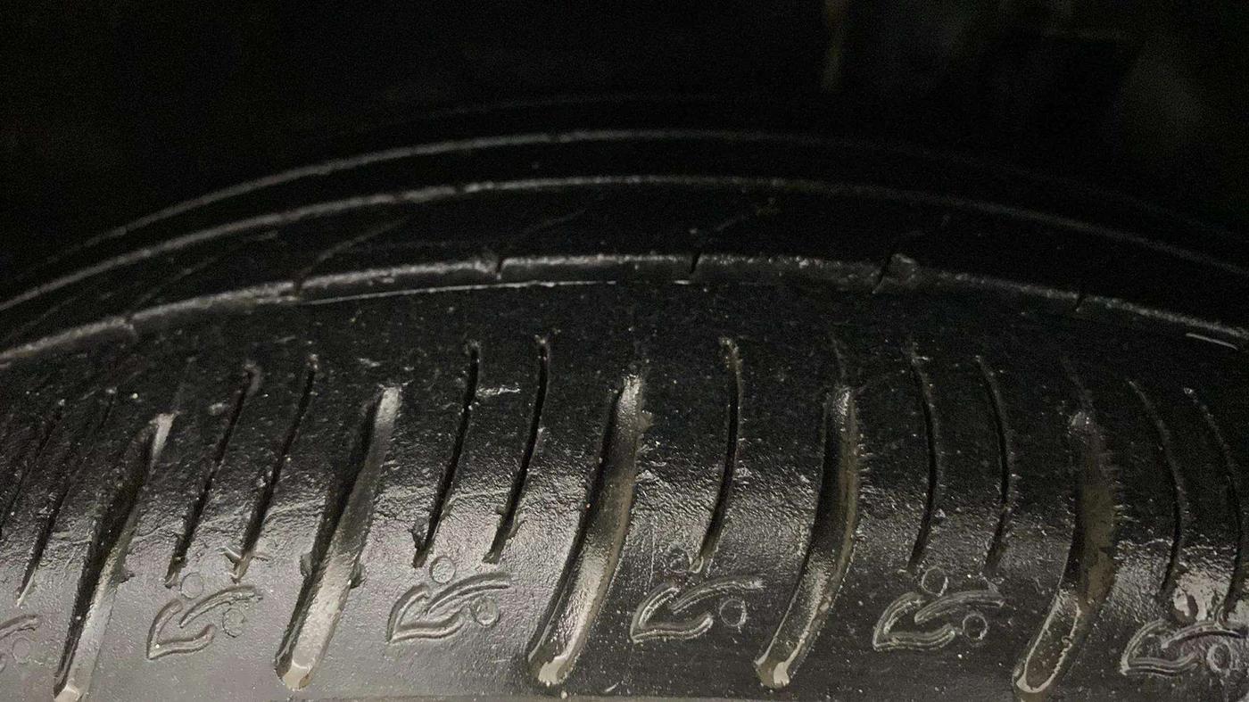 2020 KIA SONET GTX PLUS 1.5, Diesel, Manual, 48,478 km, Right Front Tyre Tread