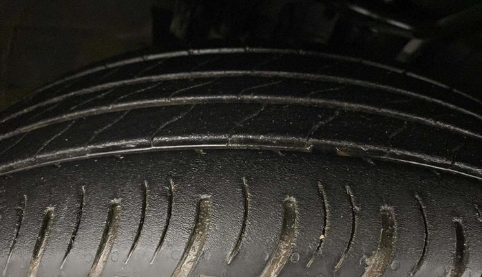 2023 Nissan MAGNITE XL, Petrol, Manual, 19,210 km, Right Front Tyre Tread