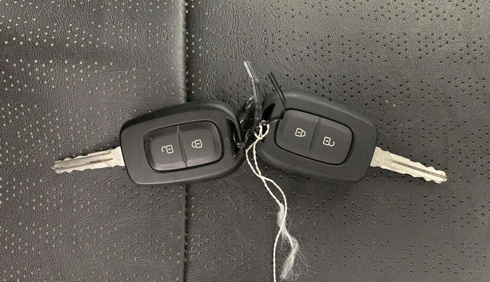 2023 Nissan MAGNITE XL, Petrol, Manual, 19,210 km, Key Close Up