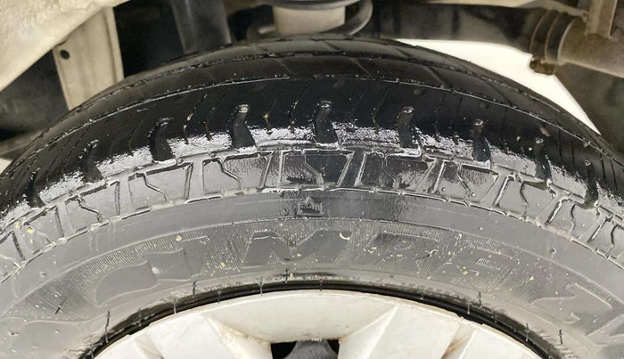 2017 Maruti Alto 800 LXI, CNG, Manual, 68,368 km, Left Rear Tyre Tread