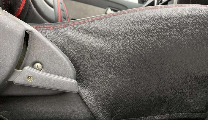 2017 Maruti Alto 800 LXI, CNG, Manual, 68,368 km, Driver Side Adjustment Panel