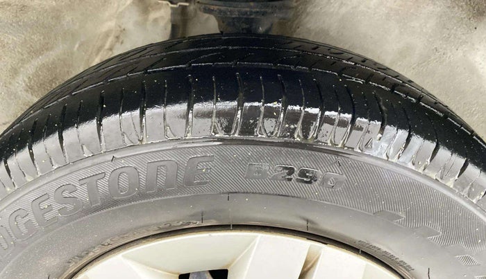 2017 Maruti Alto 800 LXI, CNG, Manual, 68,368 km, Right Front Tyre Tread
