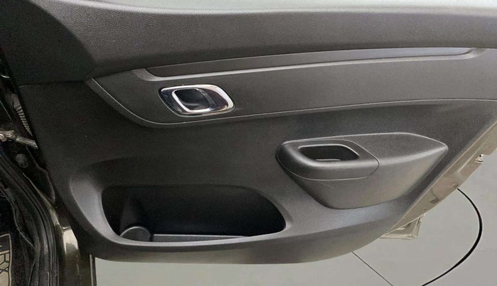 2019 Renault Kwid RXT 1.0 AMT (O), Petrol, Automatic, 34,339 km, Driver Side Door Panels Control