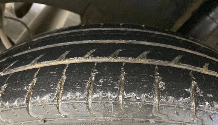 2019 Renault Kwid RXT 1.0 AMT (O), Petrol, Automatic, 34,339 km, Left Rear Tyre Tread