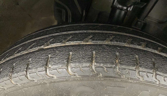 2019 Renault Kwid RXT 1.0 AMT (O), Petrol, Automatic, 34,339 km, Right Front Tyre Tread