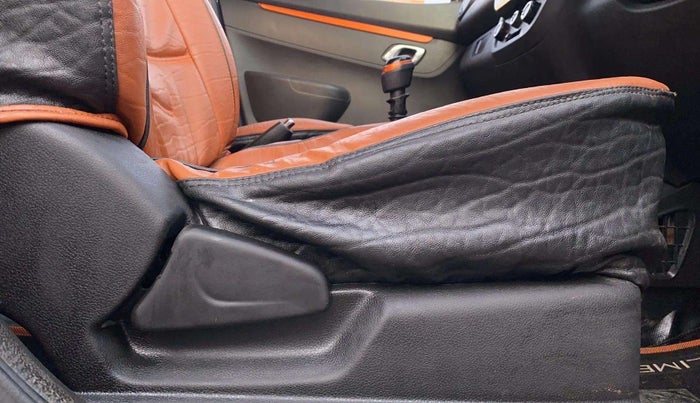 2019 Renault Kwid CLIMBER 1.0 (O), Petrol, Manual, 21,087 km, Driver Side Adjustment Panel