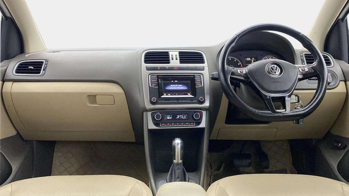 2017 Volkswagen Vento HIGHLINE PETROL AT, Petrol, Automatic, 84,496 km, Dashboard