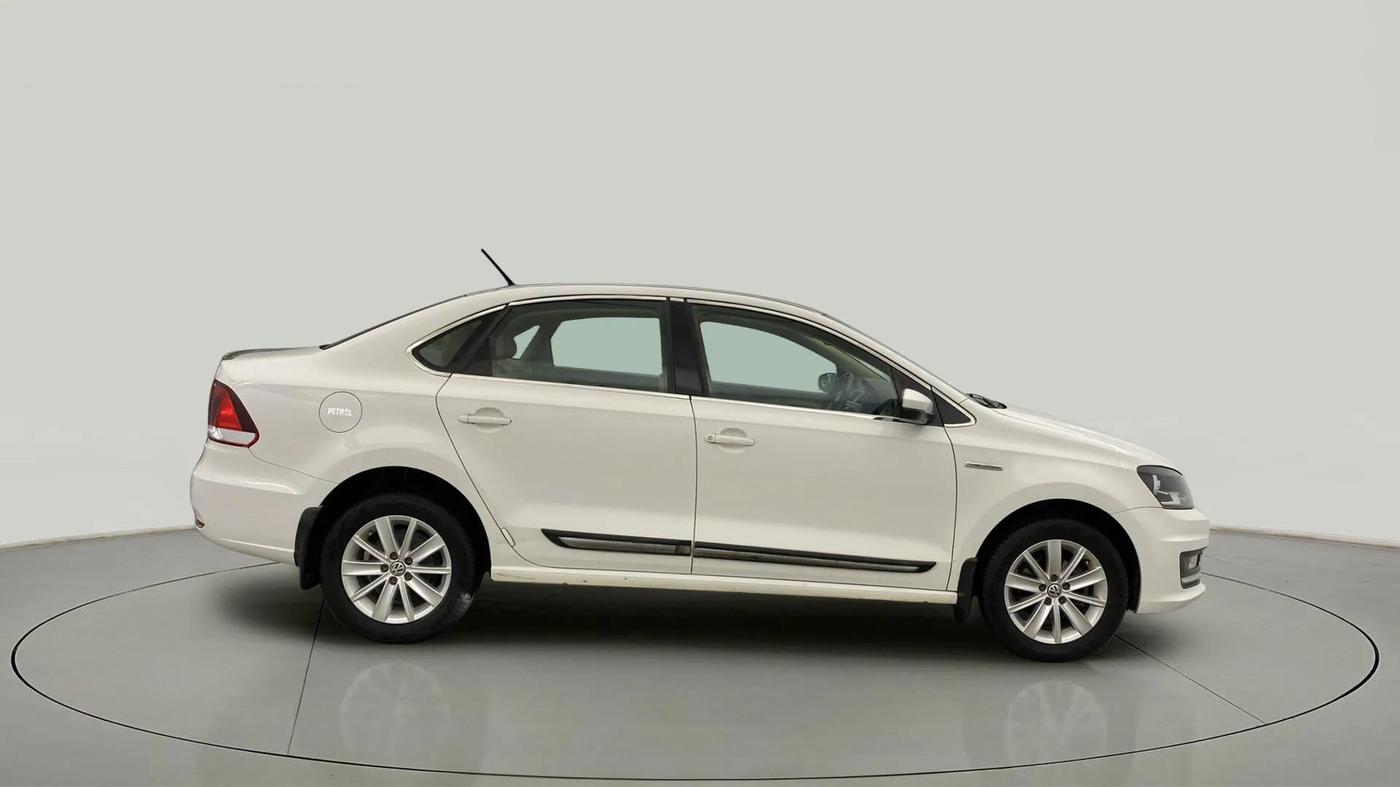 2017 Volkswagen Vento HIGHLINE PETROL AT, Petrol, Automatic, 84,496 km, Right Side View