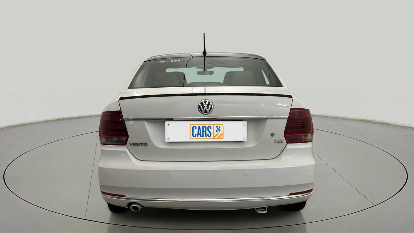 2017 Volkswagen Vento HIGHLINE PETROL AT, Petrol, Automatic, 84,496 km, Back/Rear