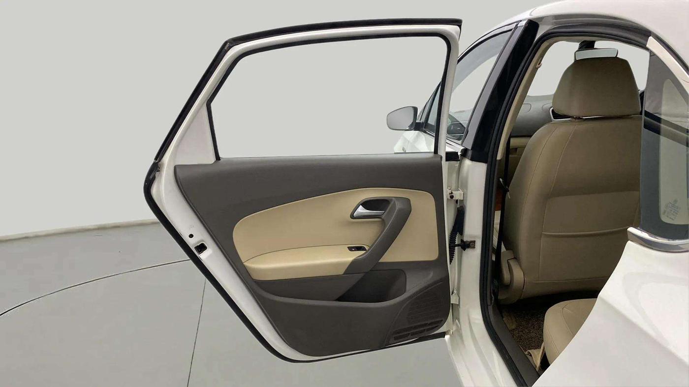 2017 Volkswagen Vento HIGHLINE PETROL AT, Petrol, Automatic, 84,496 km, LHS Rear Door