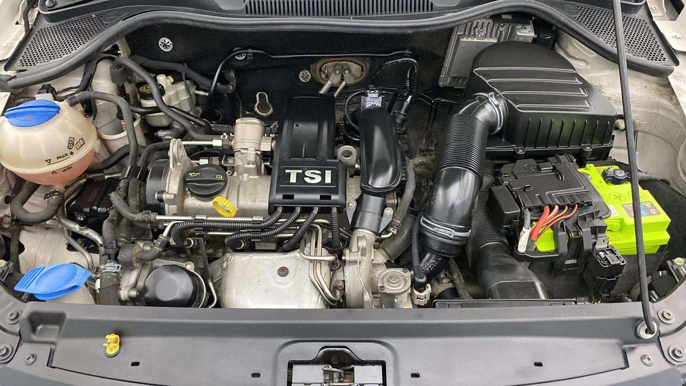 2017 Volkswagen Vento HIGHLINE PETROL AT, Petrol, Automatic, 84,496 km, Engine View
