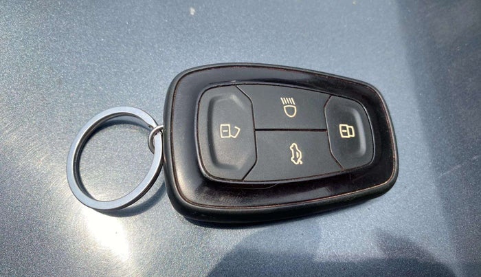 2021 Tata ALTROZ XT PETROL, Petrol, Manual, 88,538 km, Key Close Up
