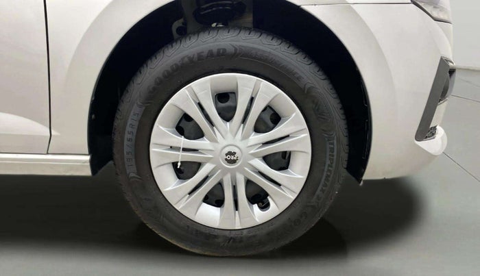 2022 Skoda SLAVIA ACTIVE 1.0L TSI MT, Petrol, Manual, 66,758 km, Right Front Wheel