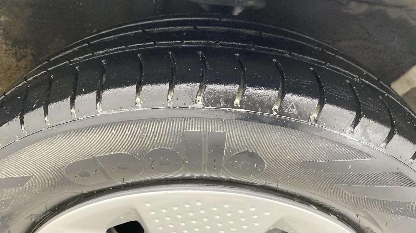 2014 Maruti Alto K10 VXI, CNG, Manual, 75,423 km, Right Front Tyre Tread