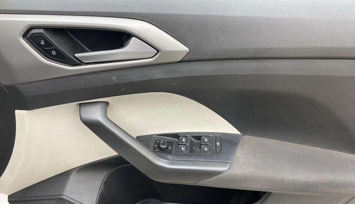 2022 Volkswagen TAIGUN HIGHLINE 1.0 TSI AT, Petrol, Automatic, 30,490 km, Driver Side Door Panels Control