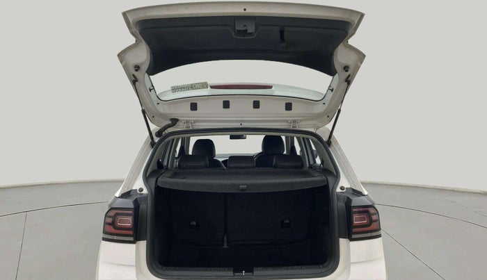 2022 Volkswagen TAIGUN HIGHLINE 1.0 TSI AT, Petrol, Automatic, 30,490 km, Boot Inside