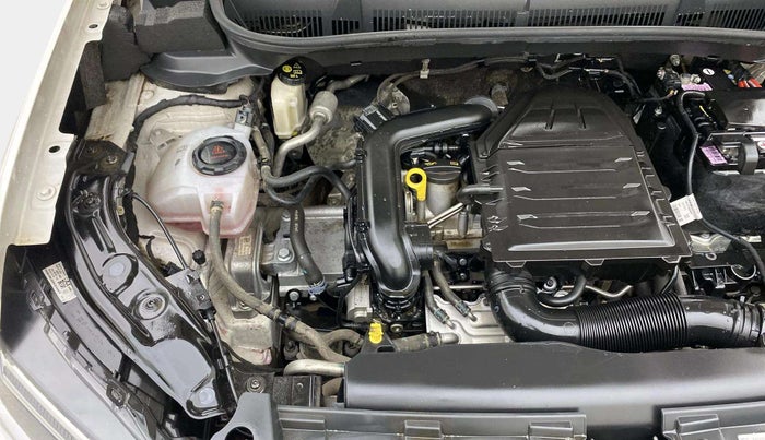 2022 Volkswagen TAIGUN HIGHLINE 1.0 TSI AT, Petrol, Automatic, 30,490 km, Engine View - Right