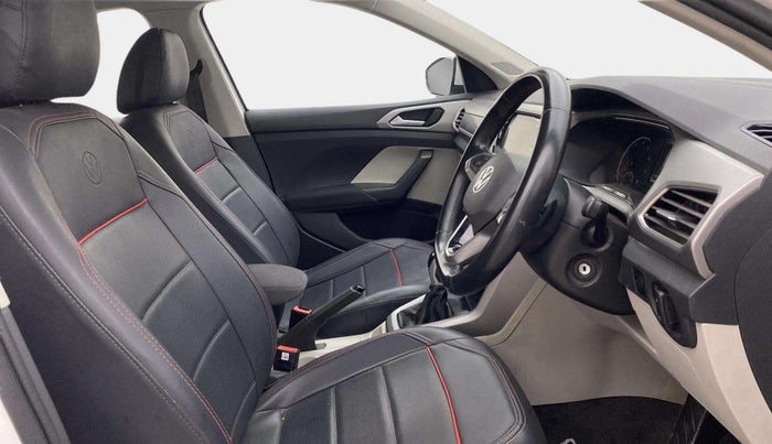 2022 Volkswagen TAIGUN HIGHLINE 1.0 TSI AT, Petrol, Automatic, 30,490 km, Right Side Front Door Cabin