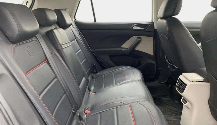 2022 Volkswagen TAIGUN HIGHLINE 1.0 TSI AT, Petrol, Automatic, 30,490 km, Right Side Rear Door Cabin