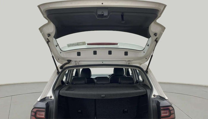 2022 Volkswagen TAIGUN HIGHLINE 1.0 TSI AT, Petrol, Automatic, 30,490 km, Boot Door Open