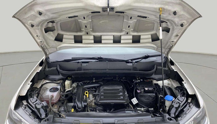 2022 Volkswagen TAIGUN HIGHLINE 1.0 TSI AT, Petrol, Automatic, 30,490 km, Open Bonet