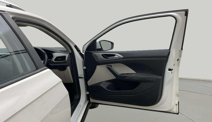 2022 Volkswagen TAIGUN HIGHLINE 1.0 TSI AT, Petrol, Automatic, 30,490 km, RHS Front Door