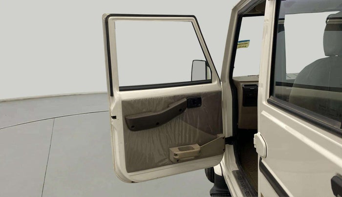 2020 Mahindra Bolero B6 (O), Diesel, Manual, 28,208 km, LHS Front Door