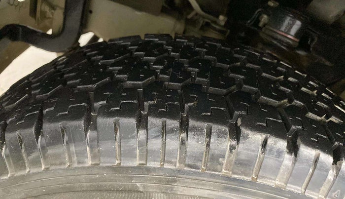2020 Mahindra Bolero B6 (O), Diesel, Manual, 28,208 km, Left Front Tyre Tread