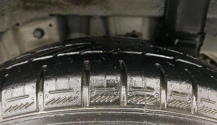 2017 Hyundai Eon MAGNA +, Petrol, Manual, 35,324 km, Left Rear Tyre Tread
