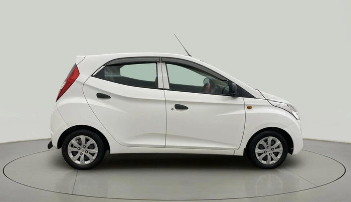 2017 Hyundai Eon MAGNA +, Petrol, Manual, 35,324 km, Right Side View