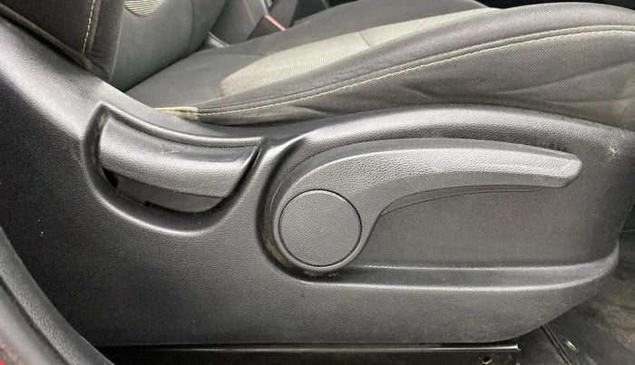 2017 Hyundai Creta SX PLUS 1.6 PETROL, Petrol, Manual, 74,755 km, Driver Side Adjustment Panel