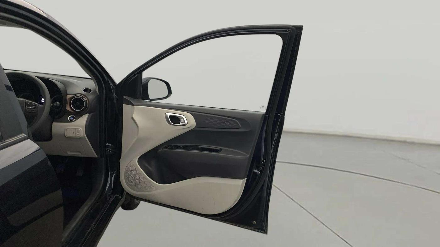 2024 Hyundai AURA SX 1.2, Petrol, Manual, 10,003 km, RHS Front Door