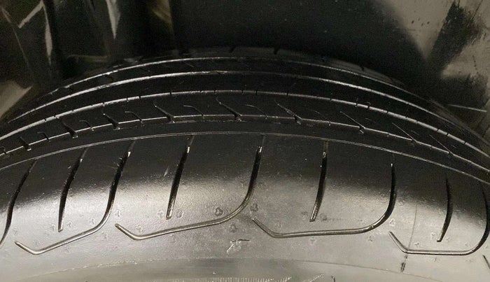 2021 Maruti Vitara Brezza LXI, Petrol, Manual, 60,165 km, Right Rear Tyre Tread