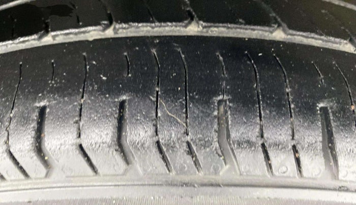 2015 Honda Amaze 1.2L I-VTEC SX, Petrol, Manual, 77,082 km, Left Front Tyre Tread