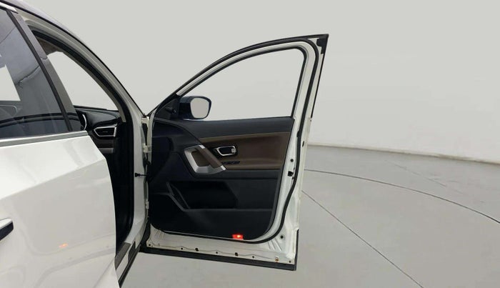2021 Tata Harrier XZ PLUS 2.0L DUAL TONE, Diesel, Manual, 67,235 km, RHS Front Door