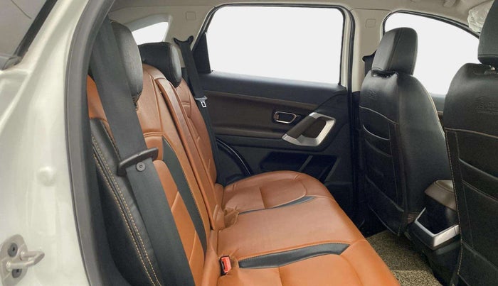 2021 Tata Harrier XZ PLUS 2.0L DUAL TONE, Diesel, Manual, 67,235 km, Right Side Rear Door Cabin