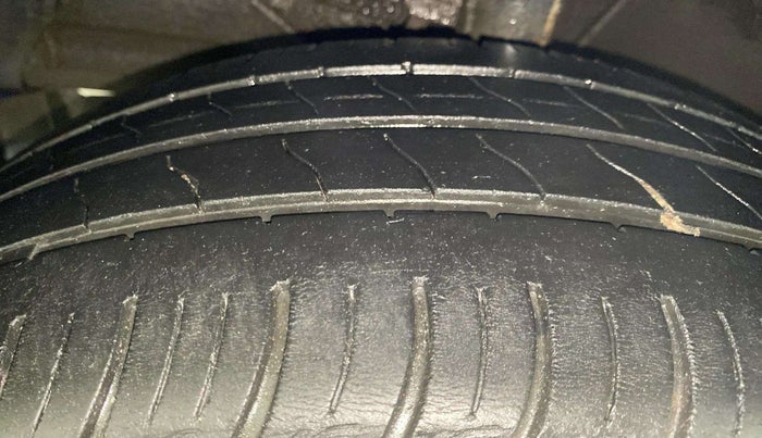2016 Maruti Baleno ZETA PETROL 1.2, Petrol, Manual, 47,542 km, Left Front Tyre Tread